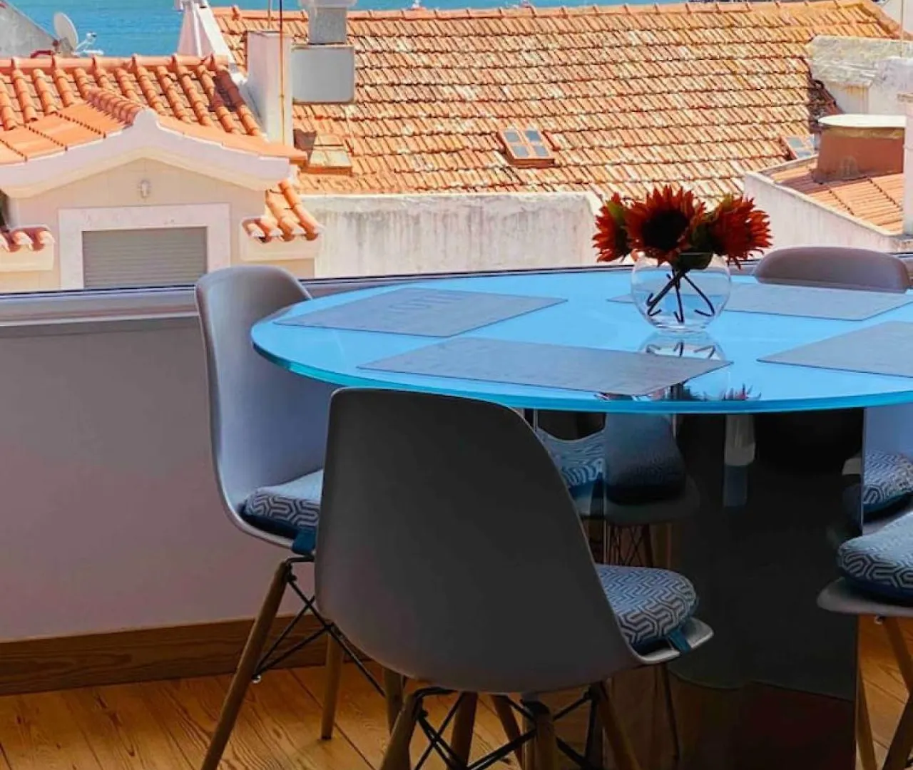 Sea View Loft 30 Secs To Beach In Historic Old Town Cascais Lejlighed