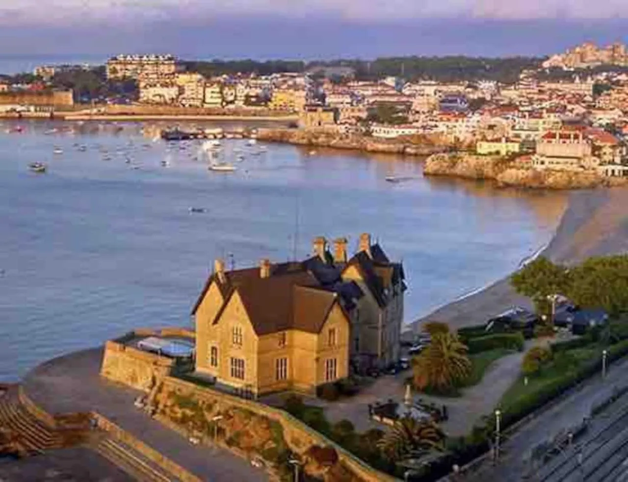 Apartment Sea View Loft 30 Secs To Beach In Historic Old Town Cascais