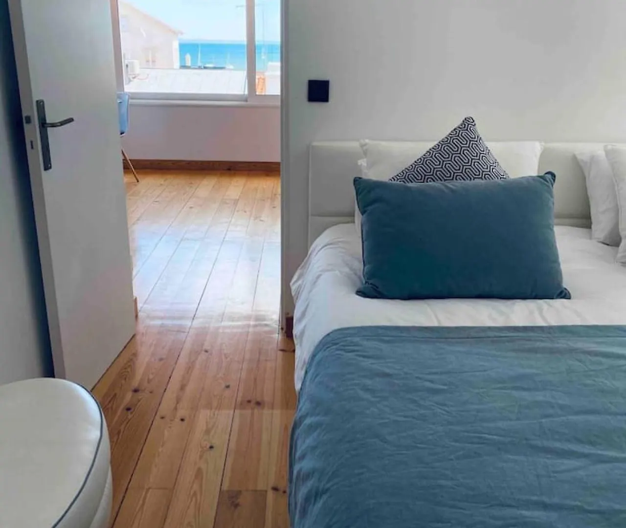 Apartment Sea View Loft 30 Secs To Beach In Historic Old Town Cascais